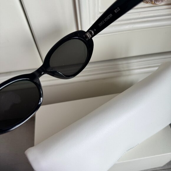 Gentle Monster Bandeone S Black Oval Sunglasses – Minimal Style, Like New main image 5